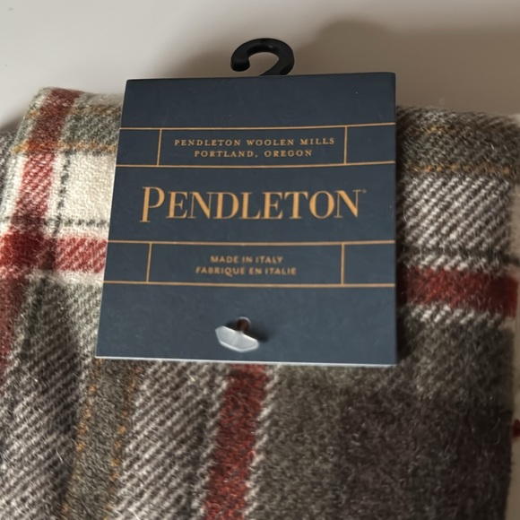 Pendleton scarf whisperwool muffler pacific Italy NWT - Picture 2 of 6